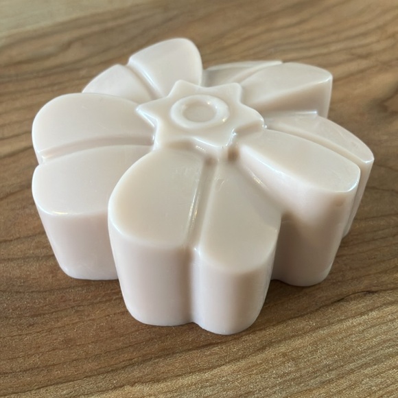 Handmade Goats Milk Soap. Hot Cocoa. 3.80 oz. LIMITED EDITION, LAST ONE! - Picture 2 of 2